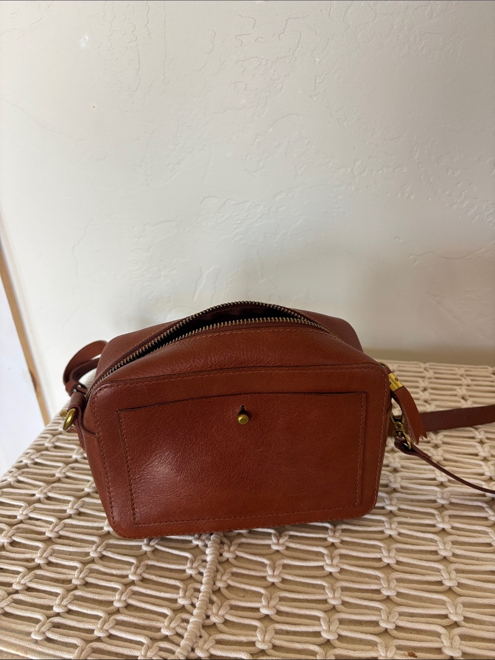 Madewell Women's Tan Leather Crossbody Bag with Front Pocket